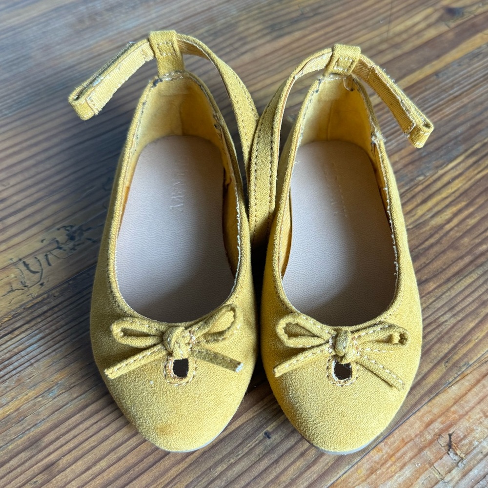 Toddler shoes size 5